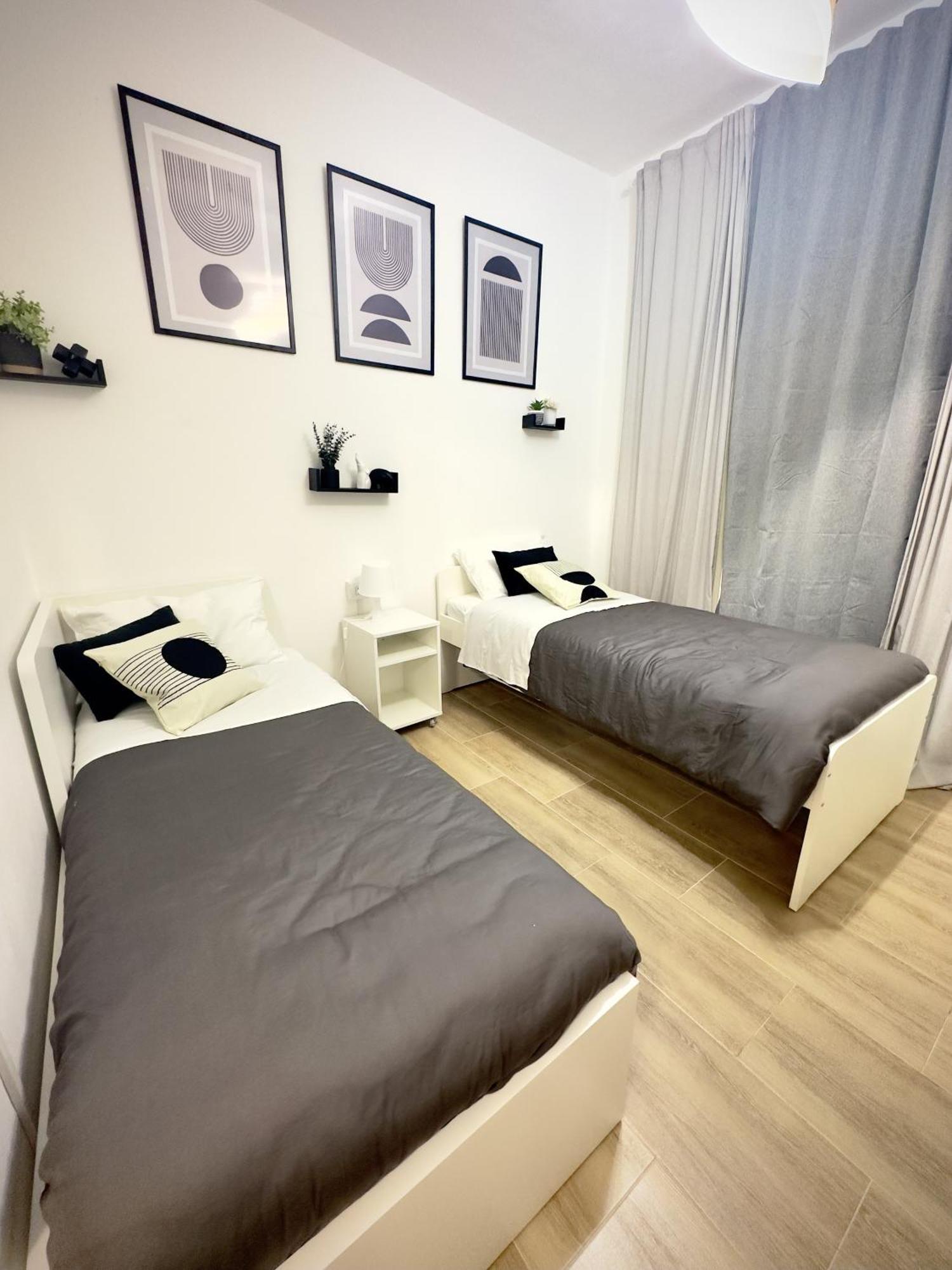Dama House Airport&Hospital Apartment คาตาเนีย ภายนอก รูปภาพ